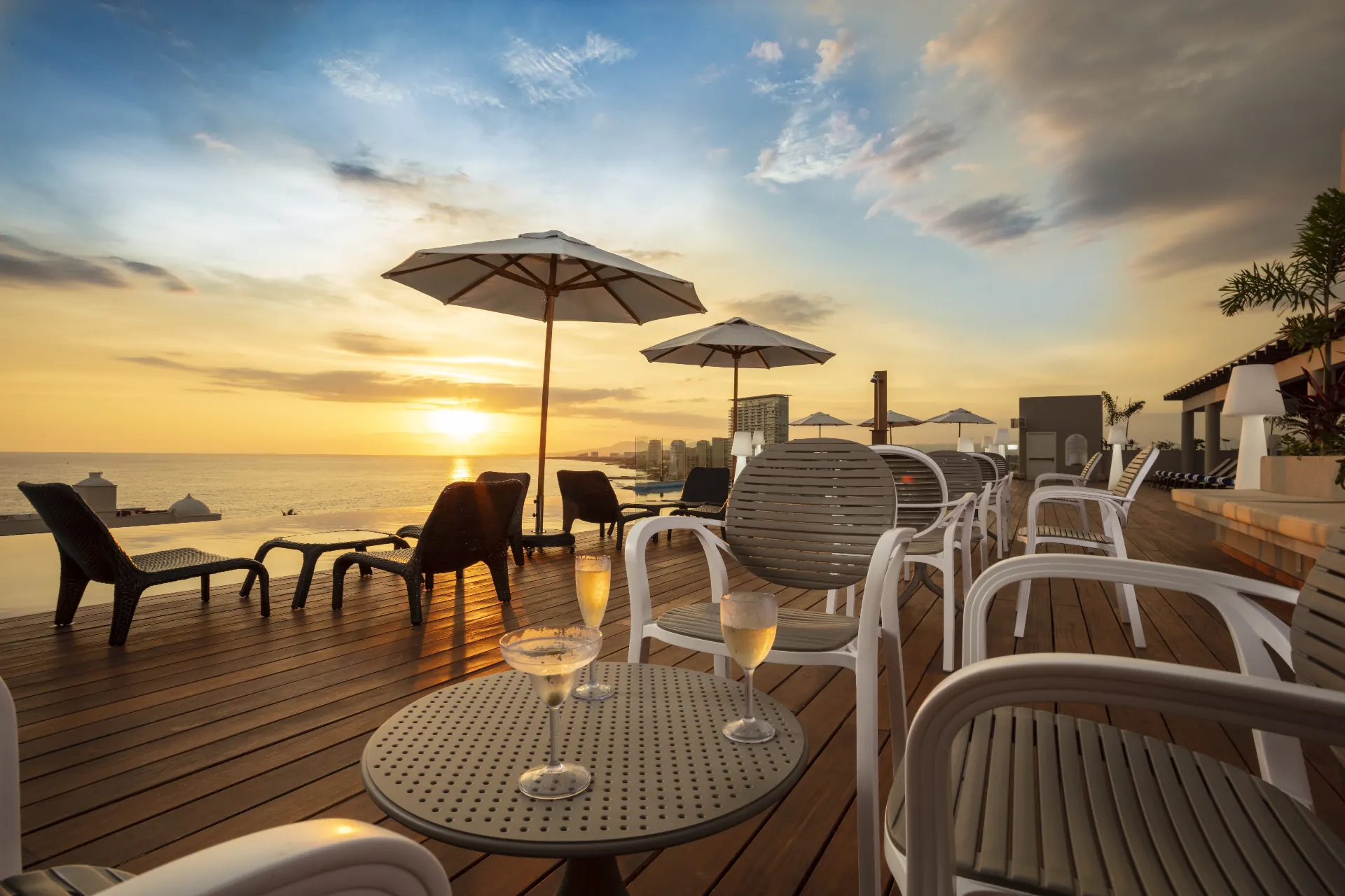 Restaurants & Bars